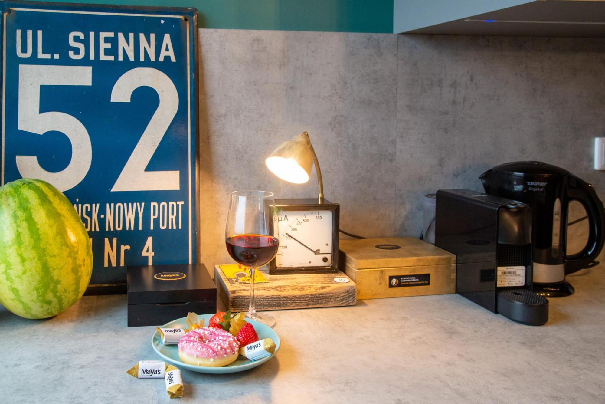 Premium 4 Rooms Apartment กดัญสก์ ภายนอก รูปภาพ