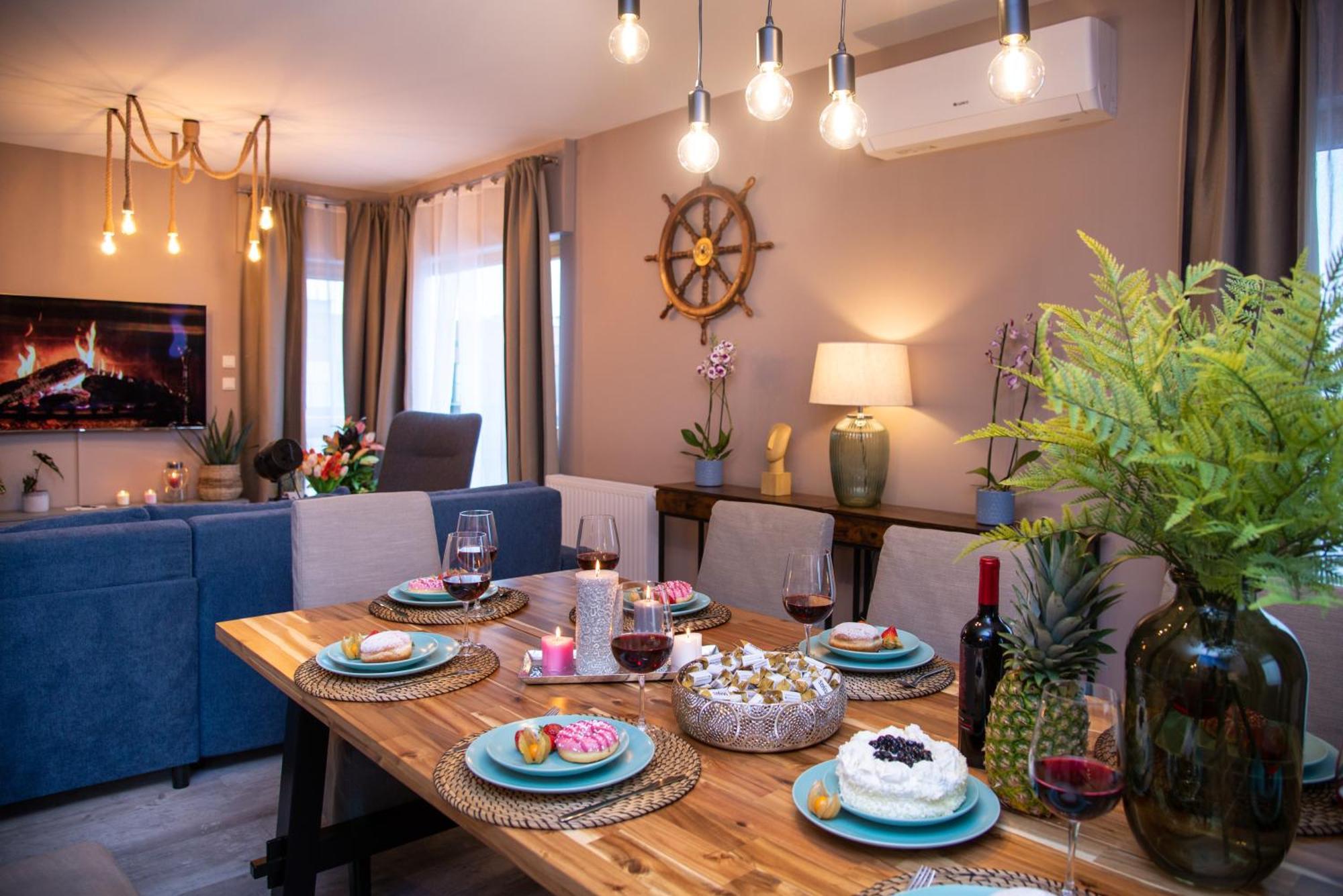 Premium 4 Rooms Apartment กดัญสก์ ภายนอก รูปภาพ